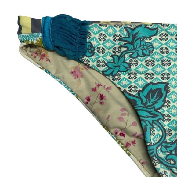 Maaji Reversible Floral Bikini Bottom With Ruched Lace Size M - Picture 2 of 10